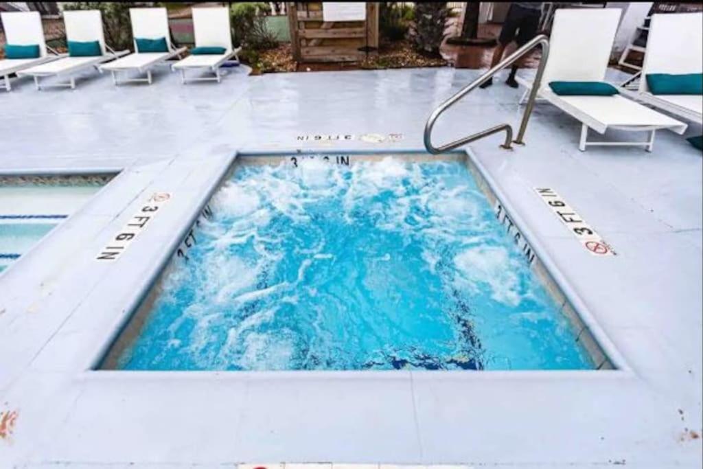 Lux Suite /King Bed /Free Parking/Pool/First Floor Houston Extérieur photo